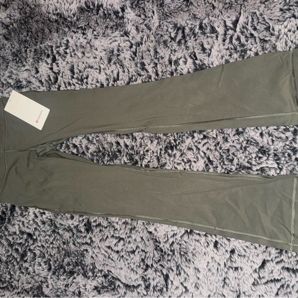 Lululemon Athletica Mini Flare Pants in army green XSHORT size 4